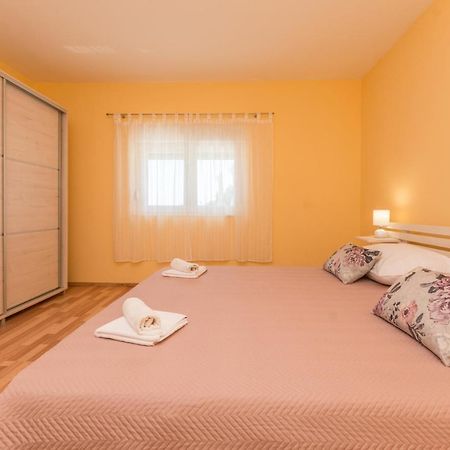 Poolincluded - Holiday Home Maslina Lisane Ostrovicke エクステリア 写真