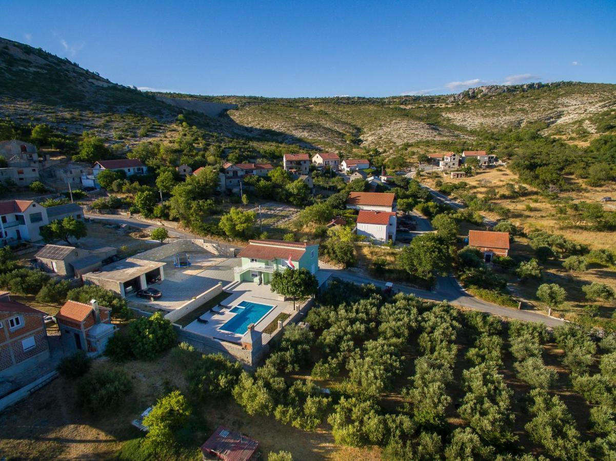 Poolincluded - Holiday Home Maslina Lisane Ostrovicke エクステリア 写真