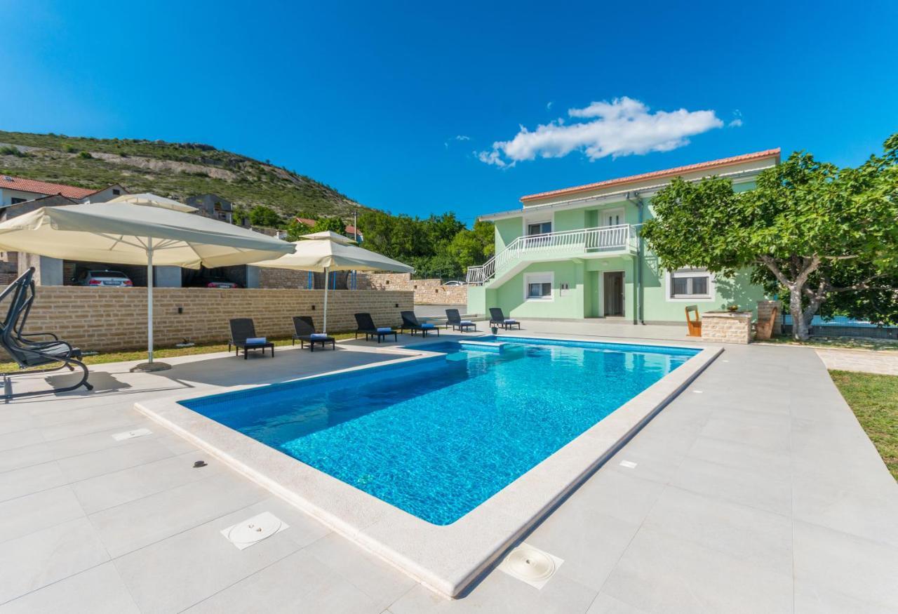Poolincluded - Holiday Home Maslina Lisane Ostrovicke エクステリア 写真