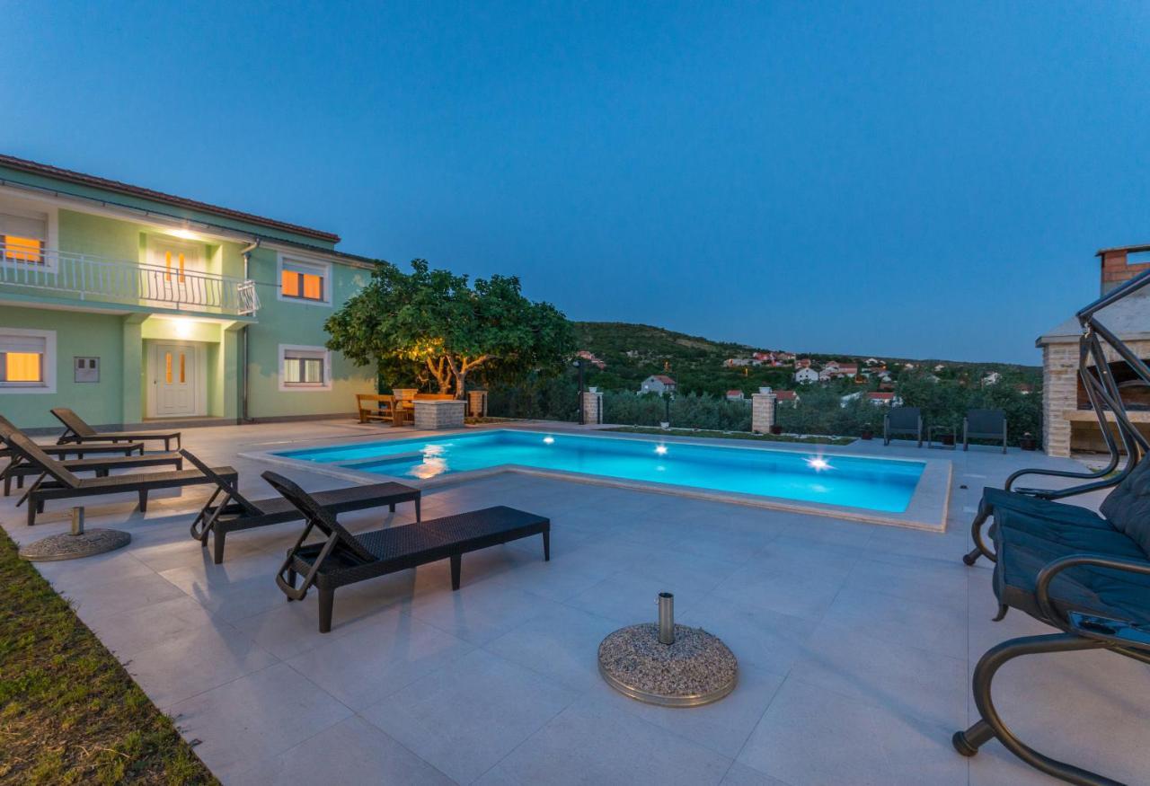 Poolincluded - Holiday Home Maslina Lisane Ostrovicke エクステリア 写真