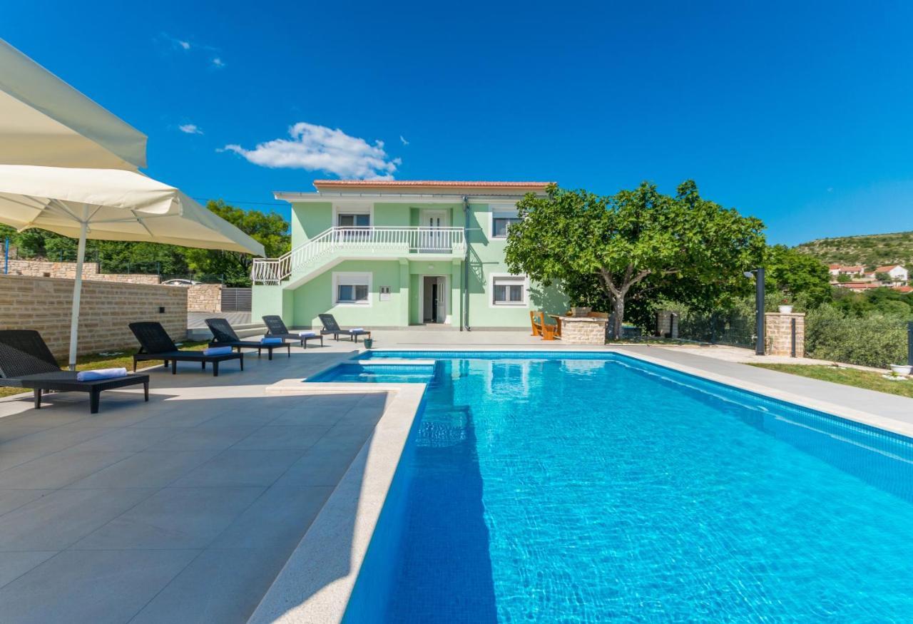 Poolincluded - Holiday Home Maslina Lisane Ostrovicke エクステリア 写真