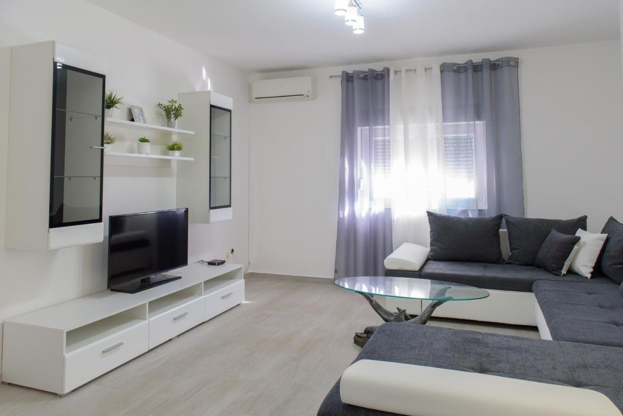 Poolincluded - Holiday Home Maslina Lisane Ostrovicke エクステリア 写真