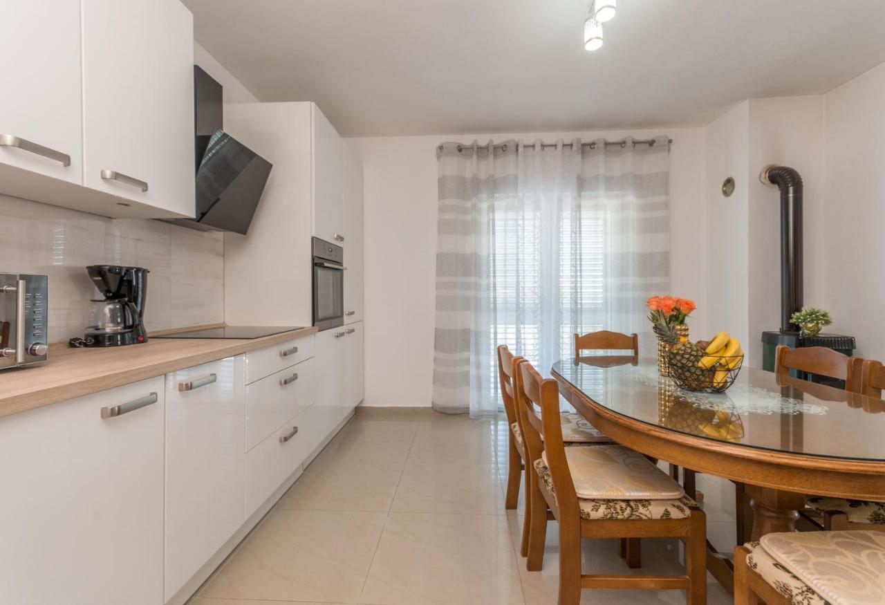 Poolincluded - Holiday Home Maslina Lisane Ostrovicke エクステリア 写真